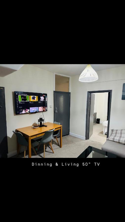 2 Bedroom Double Bed In East ロンドン エクステリア 写真